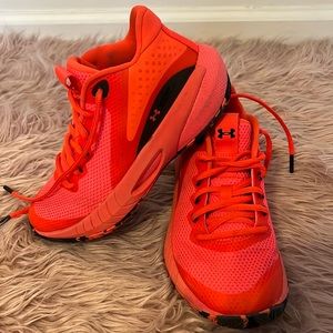 Under Armour Women’s Basketball Shoes size 6.